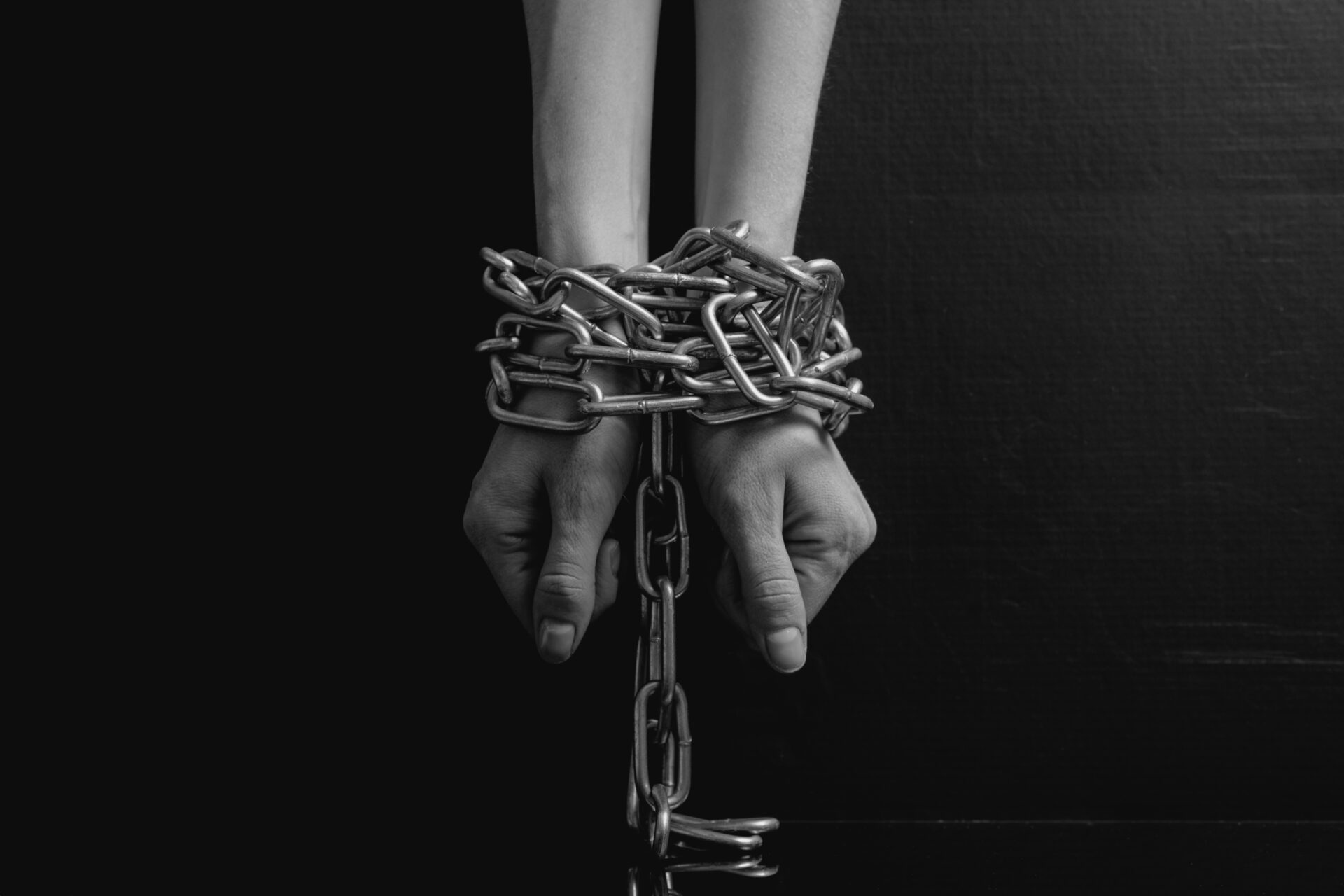 L'avertissement d'INTERPOL : La fraude alimentée par le trafic d'êtres humains est en hausse